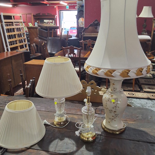 Lot 99 - TABLE LAMPS
