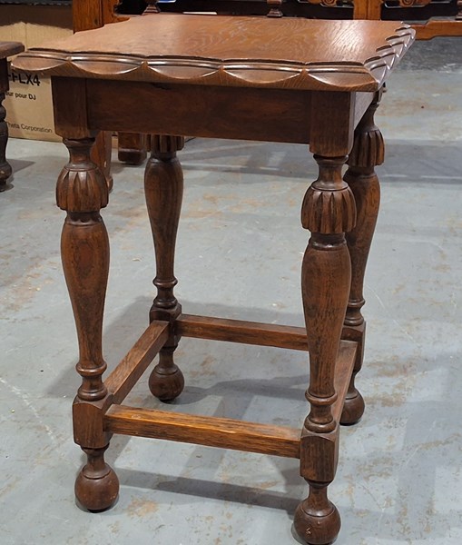 Lot 286 - SIDE TABLE