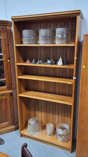 Lot 350 - BOOKSHELF