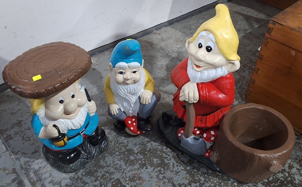 Lot 449 - GARDEN GNOMES