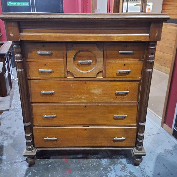 Lot 129 - CHEST OF DRAWERS