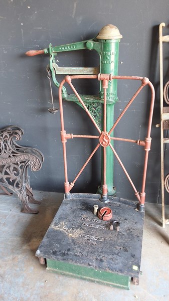 Lot 285 - PLATFORM SCALES