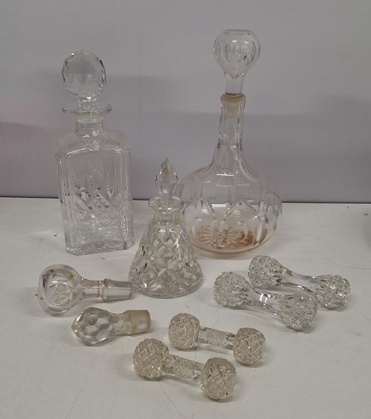 Lot 1146 - CRYSTAL WARE