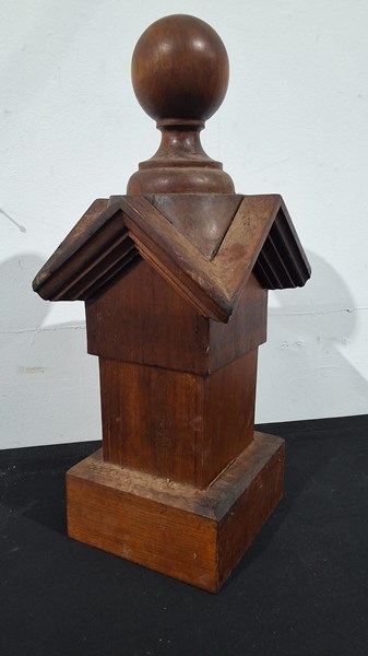 Lot 1180 - CEDAR FINNIAL