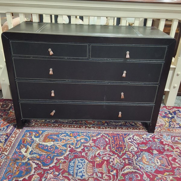 Lot 188 - CHEST OF DRAWERS