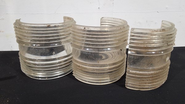 Lot 320 - SIGNAL LIGHT LENSES