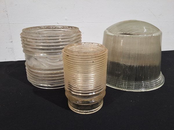 Lot 322 - LIGHT LENSES