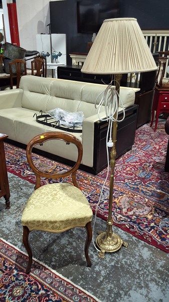 Lot 160 - CHAIR AND LAMP