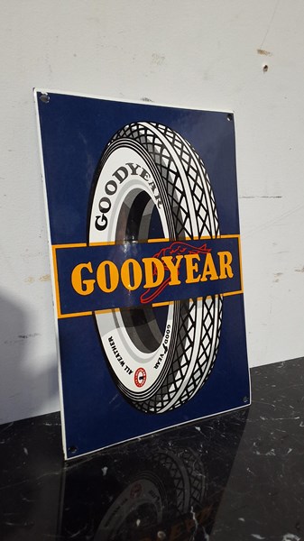 Lot 1212 - ENAMEL SIGN
