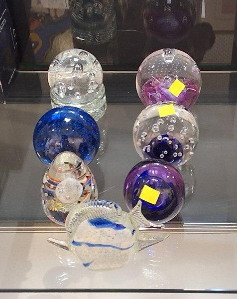 Lot 1141 - PAPERWEIGHTS