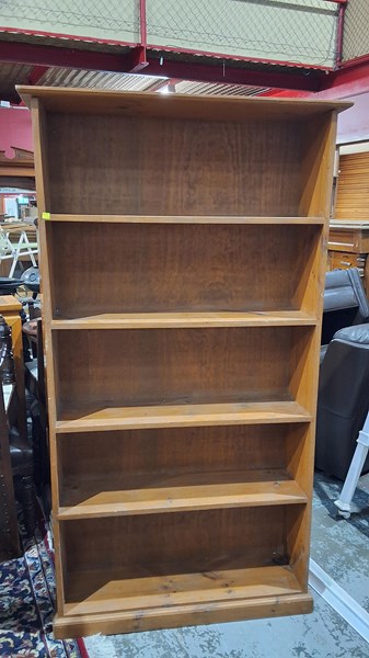 Lot 256 - BOOKSHELF