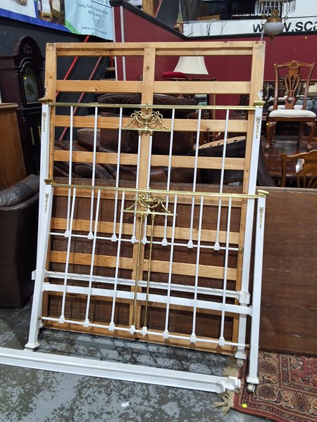 Lot 218 - DOUBLE BED