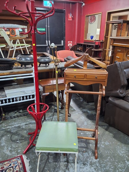 Lot 311 - FURNITURE LOT