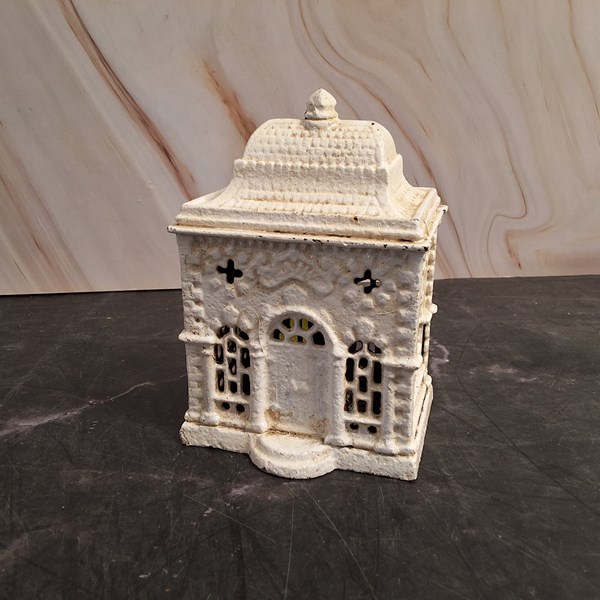 Lot 1210 - MONEY BANK