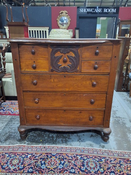 Lot 192 - CHEST OF DRAWERS