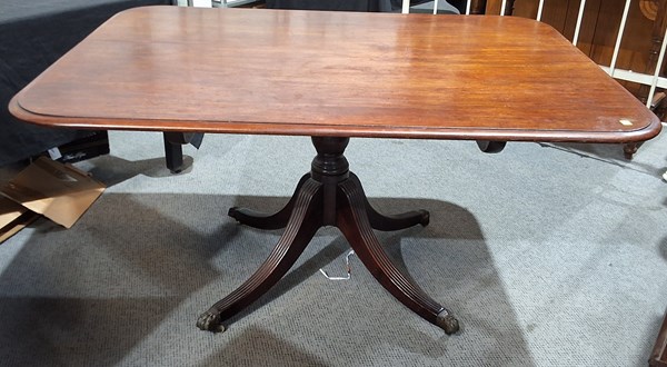 Lot 477 - BREAKFAST TABLE