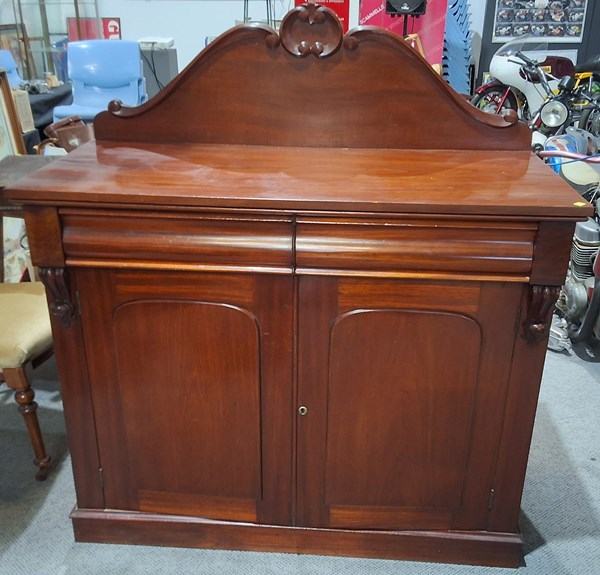 Lot 415 - CHIFFONIER