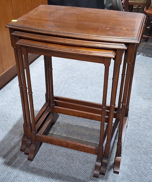 Lot 379 - NEST OF TABLES