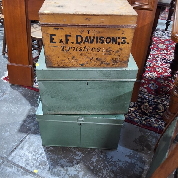 Lot 128 - TRUNKS