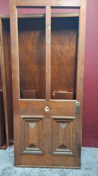 Lot 472 - ENTRANCE DOOR