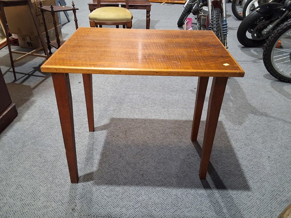 Lot 335 - FOLDING DESK