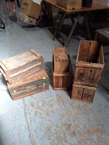 Lot 252 - BOXES
