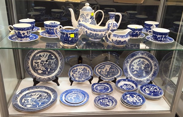 Lot 1184 - BLUE & WHITE CHINA