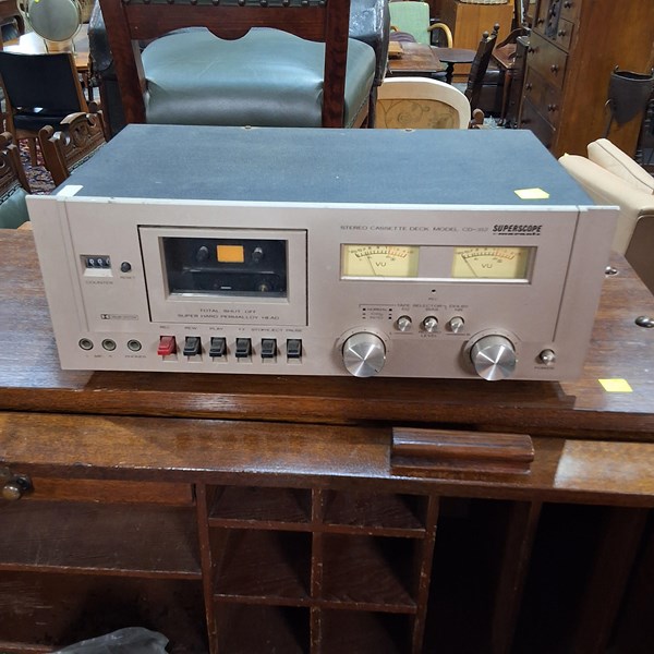 Lot 97 - CASSETTE DECK