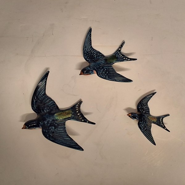 Lot 1129 - WALLBIRDS