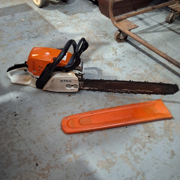 Lot 264 - CHAINSAW