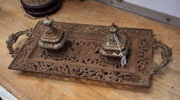 Lot 1291 - DESK SET