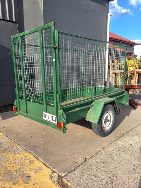 Lot 2 - TRAILER