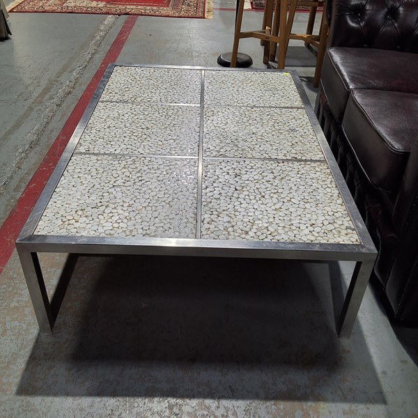 Lot 405 - COFFEE TABLE