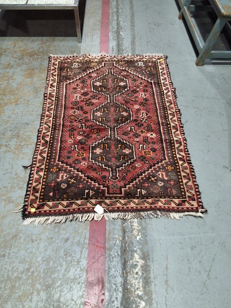 Lot 370 - RUG