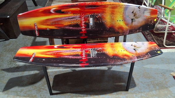 Lot 253 - BENCH SEAT