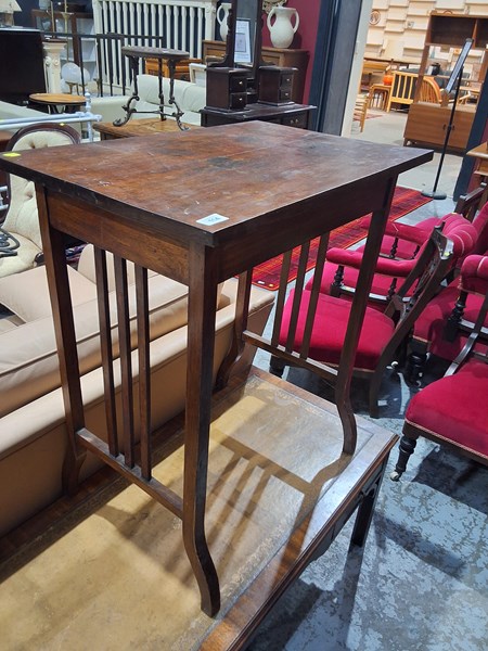 Lot 114 - SIDE TABLE
