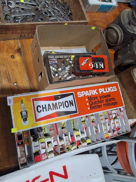 Lot 283 - SPARK PLUGS