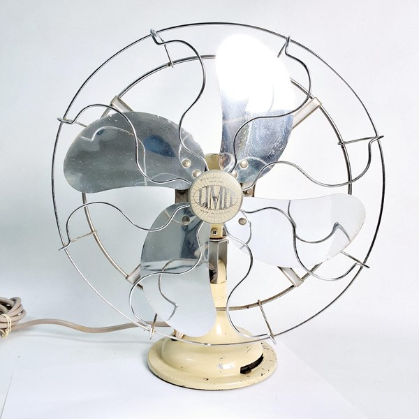 Lot 1289 - TABLE FAN