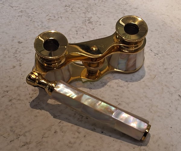 Lot 1223 - OPERA GLASSES