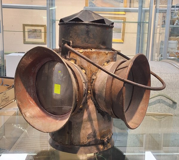 Lot 1300 - RAIL LAMP