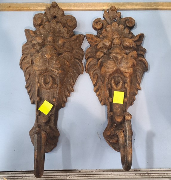 Lot 1218 - PAIR OF HOOKS