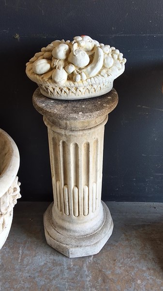 Lot 283 - PEDESTAL AND ORNAMENT