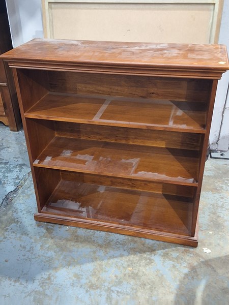 Lot 266 - BOOKSHELF