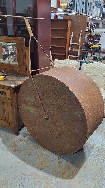 Lot 390 - ROLLER