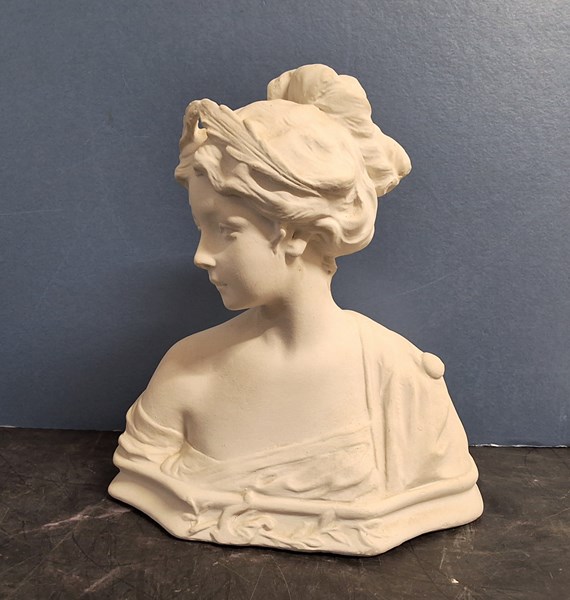 Lot 1293 - PLASTER BUST