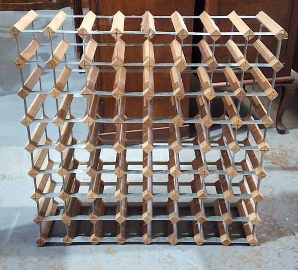 Lot 318 - WINE RACK
