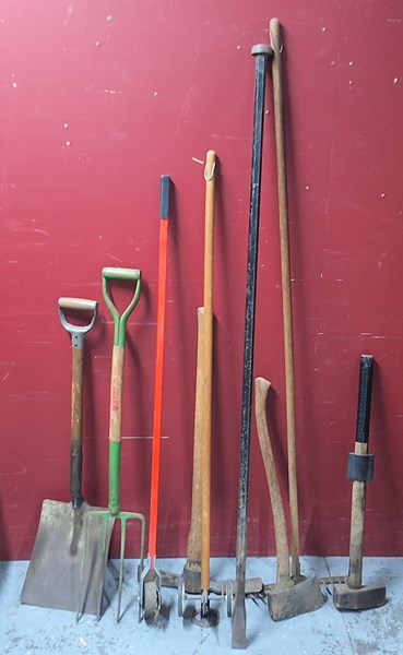 Lot 366 - GARDEN TOOL
