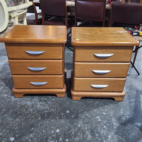 Lot 202 - BEDSIDES