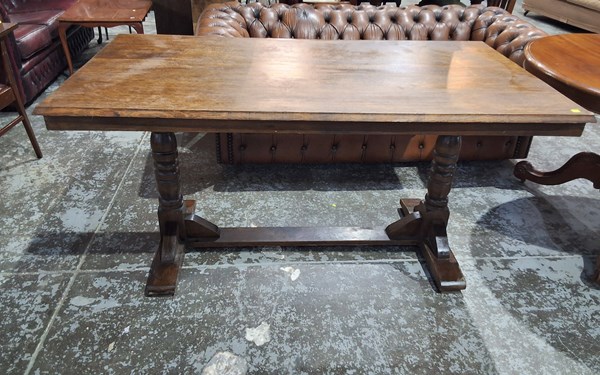 Lot 171 - DINING TABLE