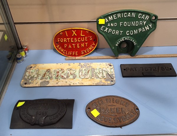 Lot 1231 - MACHINE PLAQUES
